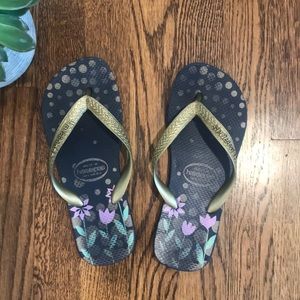 Havaianas Floral Flip Flops w/Gold Strap, Sz.37-38
